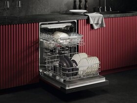  8000 Series - powerful, flexible, and water-saving cleaning